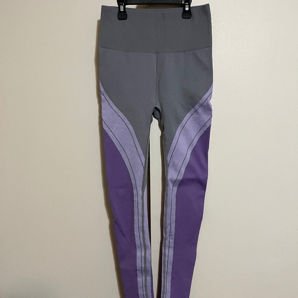 Fabletics High-Waisted Seamless Colorblock Leggings